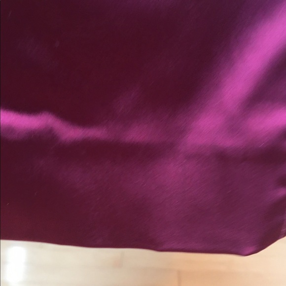 Wine colored form fitting dress - Picture 8 of 16